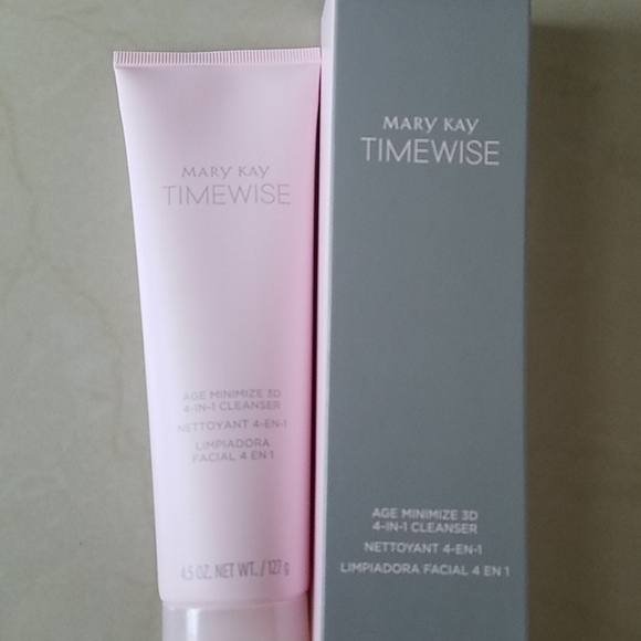 Mary kay 4 in 1 cleanser. - Picture 1 of 3